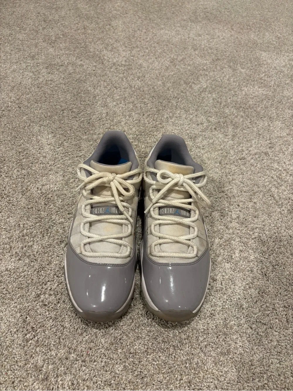Jordan Low-Top Sneakers in Light Gray, White and Blue